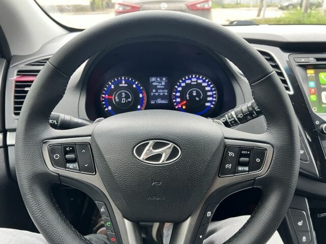 Серый Хендай и40, объемом двигателя 1.7 л и пробегом 179 тыс. км за 12700 $, фото 12 на Automoto.ua