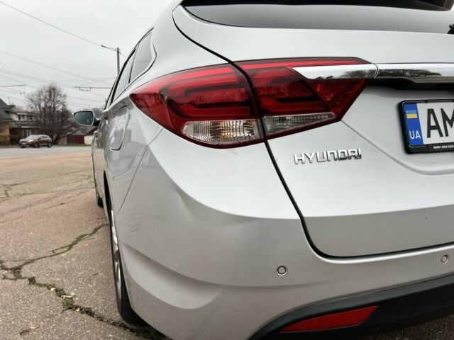 Серый Хендай и40, объемом двигателя 1.7 л и пробегом 179 тыс. км за 12700 $, фото 2 на Automoto.ua