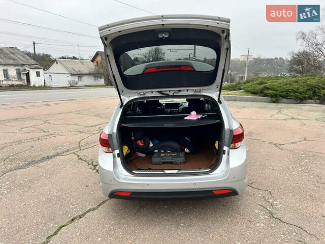 Серый Хендай и40, объемом двигателя 1.69 л и пробегом 179 тыс. км за 12700 $, фото 3 на Automoto.ua