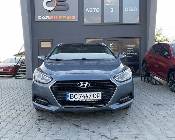 Серый Хендай и40, объемом двигателя 1.69 л и пробегом 164 тыс. км за 13999 $, фото 1 на Automoto.ua