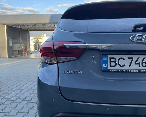 Серый Хендай и40, объемом двигателя 1.69 л и пробегом 164 тыс. км за 13999 $, фото 6 на Automoto.ua