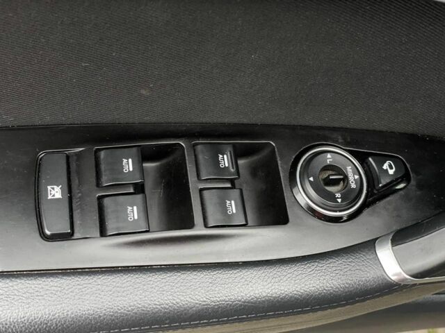 Синий Хендай и40, объемом двигателя 1.7 л и пробегом 321 тыс. км за 9400 $, фото 8 на Automoto.ua