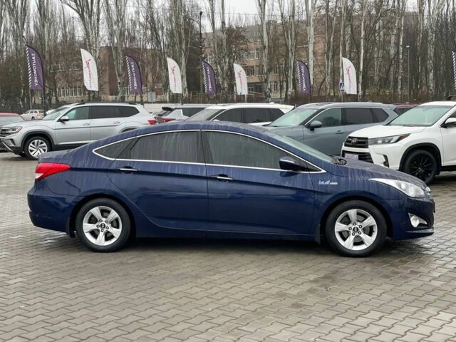 Синий Хендай и40, объемом двигателя 1.7 л и пробегом 321 тыс. км за 9400 $, фото 7 на Automoto.ua