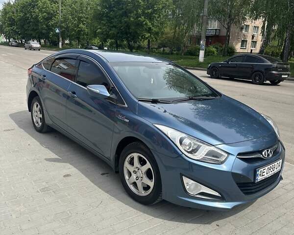 Синий Хендай и40, объемом двигателя 1.69 л и пробегом 220 тыс. км за 8200 $, фото 5 на Automoto.ua
