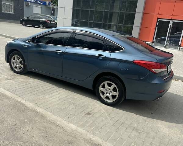 Синий Хендай и40, объемом двигателя 1.69 л и пробегом 220 тыс. км за 8200 $, фото 7 на Automoto.ua
