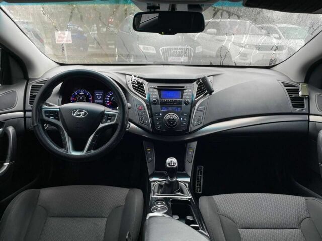 Синий Хендай и40, объемом двигателя 1.7 л и пробегом 321 тыс. км за 9400 $, фото 18 на Automoto.ua