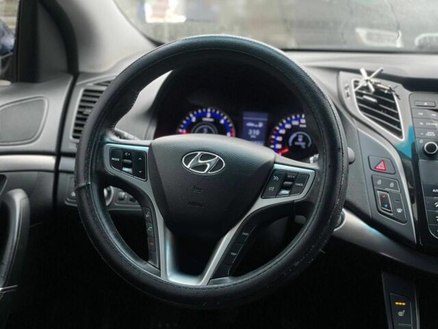 Синий Хендай и40, объемом двигателя 1.7 л и пробегом 321 тыс. км за 9400 $, фото 17 на Automoto.ua