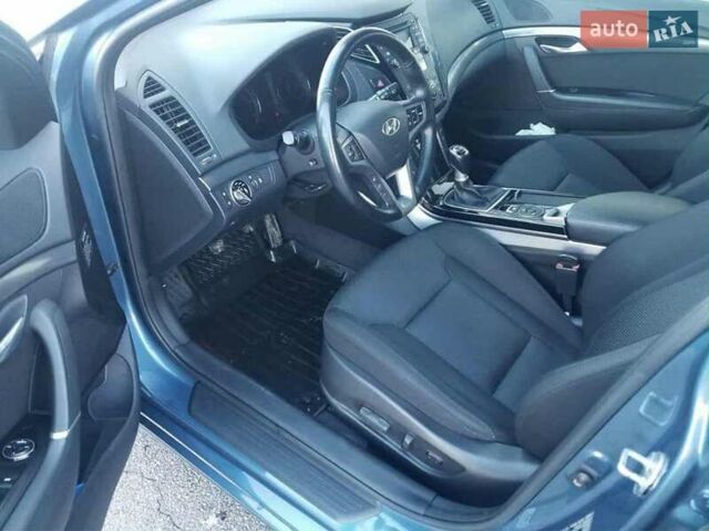 Синій Хендай і40, об'ємом двигуна 1.7 л та пробігом 278 тис. км за 8900 $, фото 10 на Automoto.ua