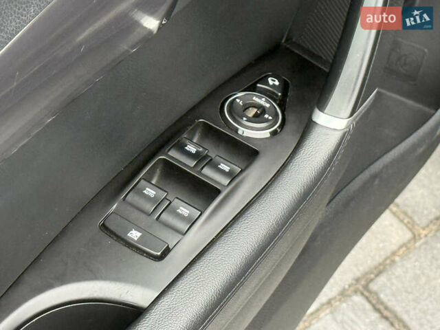 Синий Хендай и40, объемом двигателя 1.69 л и пробегом 277 тыс. км за 8500 $, фото 36 на Automoto.ua