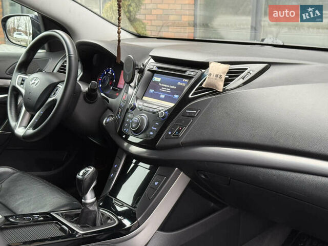 Синий Хендай и40, объемом двигателя 1.69 л и пробегом 277 тыс. км за 8500 $, фото 34 на Automoto.ua