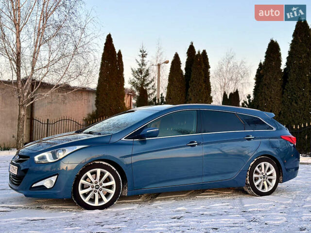 Синій Хендай і40, об'ємом двигуна 1.69 л та пробігом 173 тис. км за 10300 $, фото 3 на Automoto.ua
