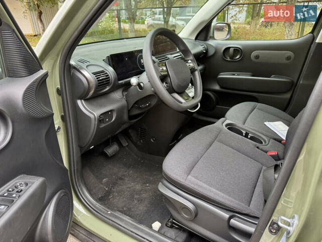 Зелений Хендай Inster EV, об'ємом двигуна 0 л та пробігом 1 тис. км за 14500 $, фото 12 на Automoto.ua