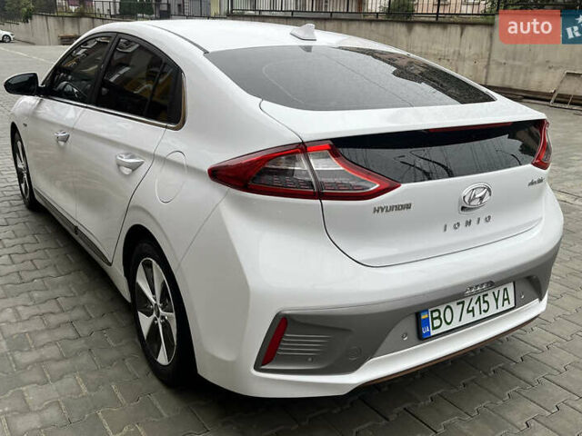 Белый Хендай Ioniq, объемом двигателя 0 л и пробегом 158 тыс. км за 13200 $, фото 16 на Automoto.ua