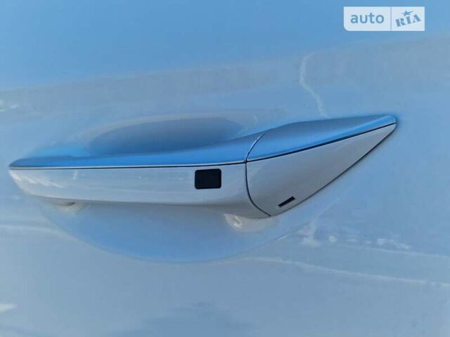 Білий Хендай Ioniq, об'ємом двигуна 0 л та пробігом 131 тис. км за 16700 $, фото 10 на Automoto.ua