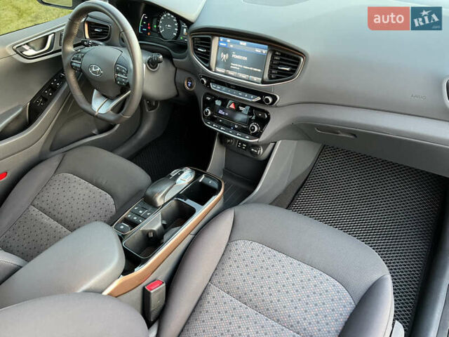 Белый Хендай Ioniq, объемом двигателя 0 л и пробегом 97 тыс. км за 12900 $, фото 20 на Automoto.ua