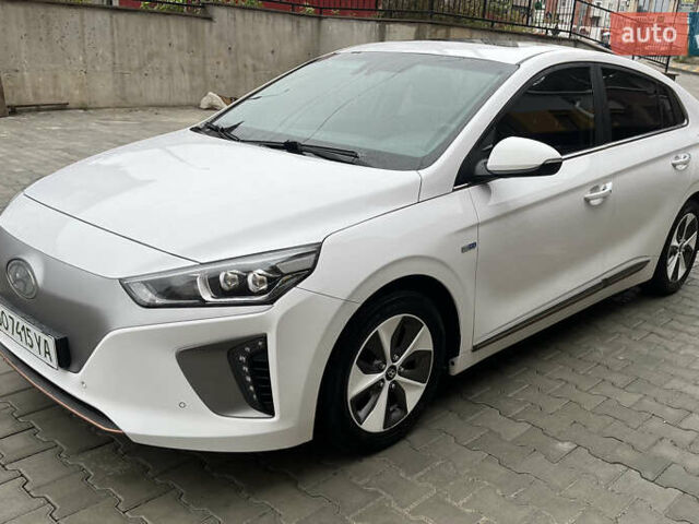 Белый Хендай Ioniq, объемом двигателя 0 л и пробегом 158 тыс. км за 13200 $, фото 6 на Automoto.ua
