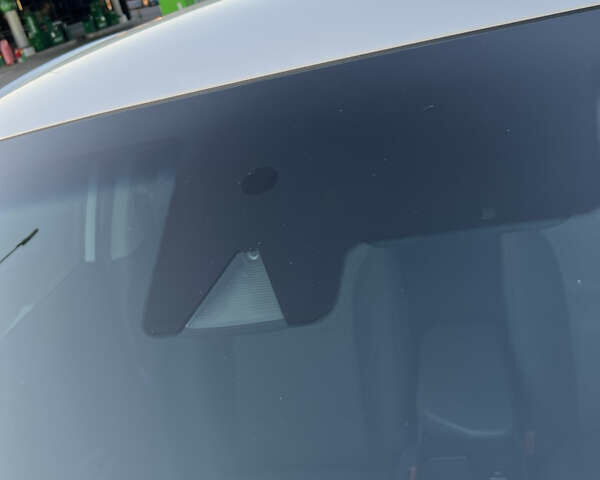 Белый Хендай Ioniq, объемом двигателя 0 л и пробегом 97 тыс. км за 12900 $, фото 32 на Automoto.ua