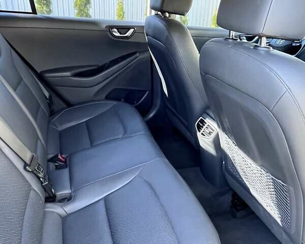 Білий Хендай Ioniq, об'ємом двигуна 0 л та пробігом 110 тис. км за 12200 $, фото 6 на Automoto.ua