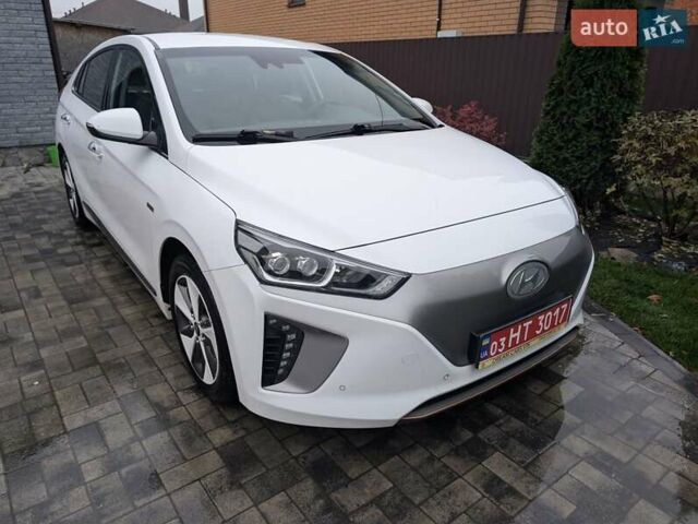 Белый Хендай Ioniq, объемом двигателя 0 л и пробегом 138 тыс. км за 12800 $, фото 10 на Automoto.ua