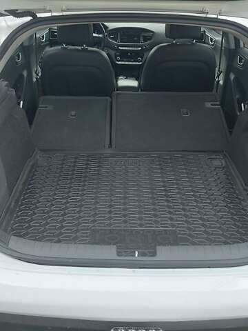 Хендай Ioniq 2016 у Хмельницькому на Automoto.ua Білий Хендай Ioniq, об'ємом двигуна 0 л та пробігом 230 тис. км за 12800 $, фото 13 на Automoto.ua