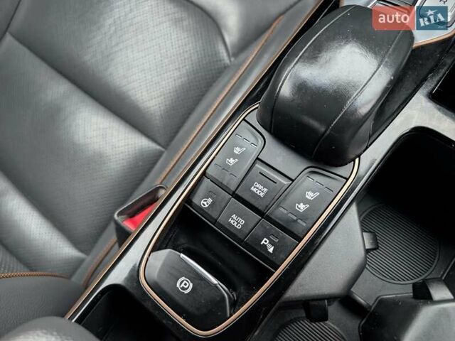 Белый Хендай Ioniq, объемом двигателя 0 л и пробегом 138 тыс. км за 12800 $, фото 18 на Automoto.ua