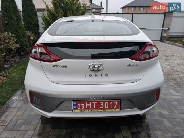Белый Хендай Ioniq, объемом двигателя 0 л и пробегом 138 тыс. км за 12800 $, фото 6 на Automoto.ua