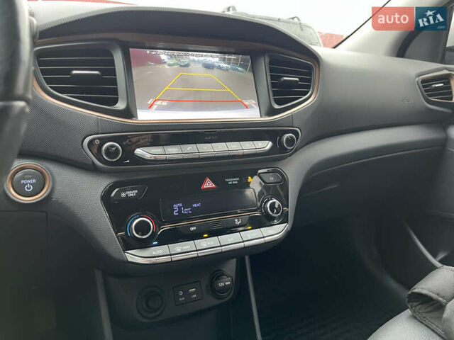 Белый Хендай Ioniq, объемом двигателя 0 л и пробегом 158 тыс. км за 13200 $, фото 30 на Automoto.ua