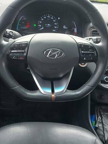 Хендай Ioniq 2016 у Хмельницькому на Automoto.ua Білий Хендай Ioniq, об'ємом двигуна 0 л та пробігом 230 тис. км за 12800 $, фото 3 на Automoto.ua