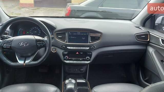 Хендай Ioniq 2016 у Хмельницькому на Automoto.ua Білий Хендай Ioniq, об'ємом двигуна 0 л та пробігом 230 тис. км за 12800 $, фото 4 на Automoto.ua