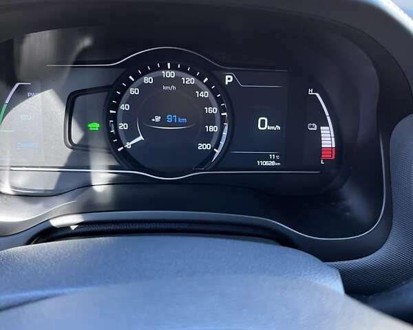 Білий Хендай Ioniq, об'ємом двигуна 0 л та пробігом 110 тис. км за 12200 $, фото 9 на Automoto.ua