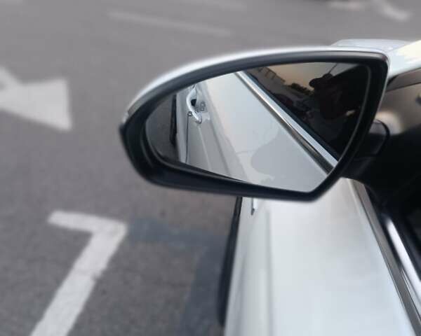Білий Хендай Ioniq, об'ємом двигуна 0 л та пробігом 106 тис. км за 13599 $, фото 18 на Automoto.ua