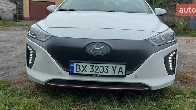 Хендай Ioniq 2016 у Хмельницькому на Automoto.ua Білий Хендай Ioniq, об'ємом двигуна 0 л та пробігом 230 тис. км за 12800 $, фото 6 на Automoto.ua