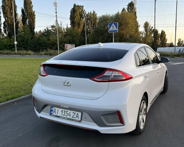 Белый Хендай Ioniq, объемом двигателя 0 л и пробегом 97 тыс. км за 12900 $, фото 36 на Automoto.ua