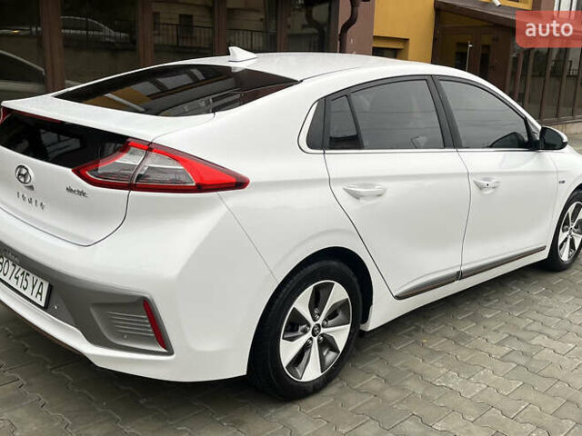 Белый Хендай Ioniq, объемом двигателя 0 л и пробегом 158 тыс. км за 13200 $, фото 10 на Automoto.ua