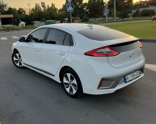 Белый Хендай Ioniq, объемом двигателя 0 л и пробегом 97 тыс. км за 12900 $, фото 34 на Automoto.ua