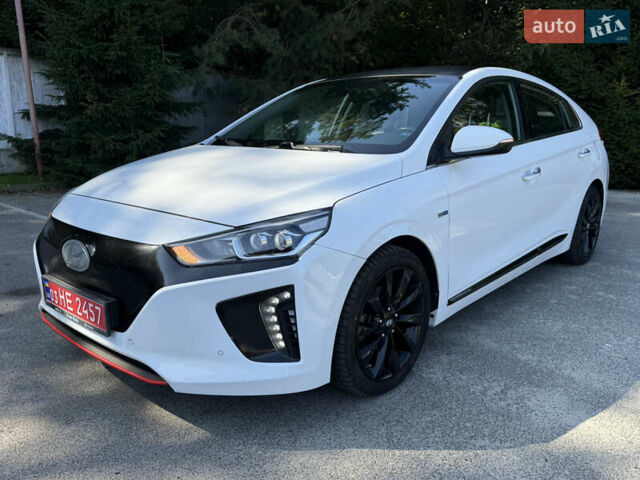 Білий Хендай Ioniq, об'ємом двигуна 0 л та пробігом 77 тис. км за 12799 $, фото 7 на Automoto.ua