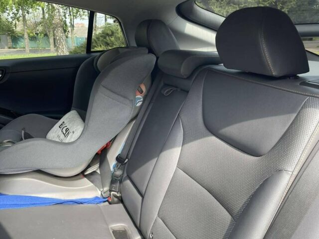 Білий Хендай Ioniq, об'ємом двигуна 0 л та пробігом 130 тис. км за 5200 $, фото 25 на Automoto.ua