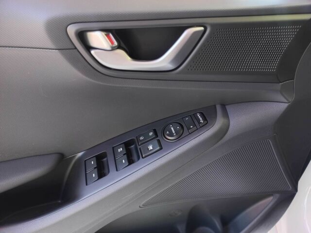 Білий Хендай Ioniq, об'ємом двигуна 0 л та пробігом 6 тис. км за 13500 $, фото 19 на Automoto.ua