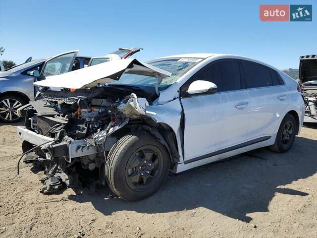 Білий Хендай Ioniq, об'ємом двигуна 1.58 л та пробігом 253 тис. км за 1700 $, фото 1 на Automoto.ua