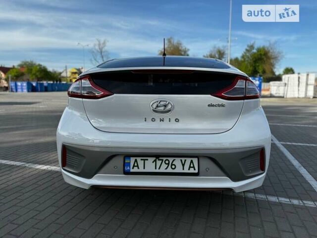 Білий Хендай Ioniq, об'ємом двигуна 0 л та пробігом 42 тис. км за 15300 $, фото 5 на Automoto.ua