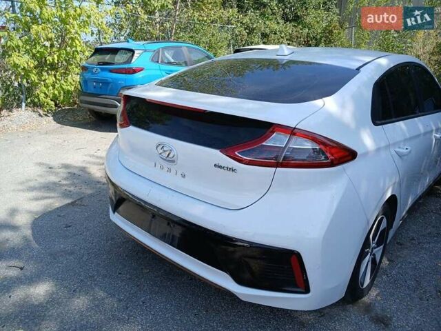 Білий Хендай Ioniq, об'ємом двигуна 0 л та пробігом 200 тис. км за 11500 $, фото 17 на Automoto.ua