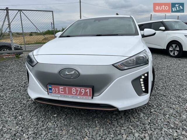 Білий Хендай Ioniq, об'ємом двигуна 0 л та пробігом 96 тис. км за 12599 $, фото 3 на Automoto.ua