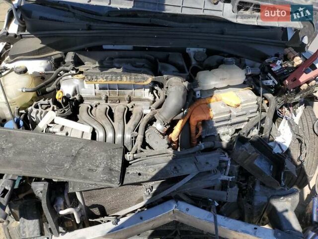 Білий Хендай Ioniq, об'ємом двигуна 1.58 л та пробігом 253 тис. км за 1700 $, фото 10 на Automoto.ua