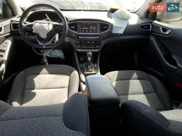 Білий Хендай Ioniq, об'ємом двигуна 1.58 л та пробігом 253 тис. км за 1700 $, фото 7 на Automoto.ua