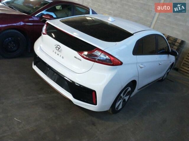 Білий Хендай Ioniq, об'ємом двигуна 0 л та пробігом 200 тис. км за 11500 $, фото 14 на Automoto.ua