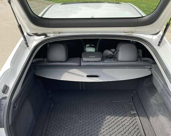 Белый Хендай Ioniq, объемом двигателя 0 л и пробегом 102 тыс. км за 13000 $, фото 25 на Automoto.ua