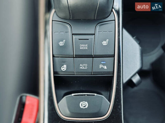 Белый Хендай Ioniq, объемом двигателя 0 л и пробегом 186 тыс. км за 12500 $, фото 44 на Automoto.ua