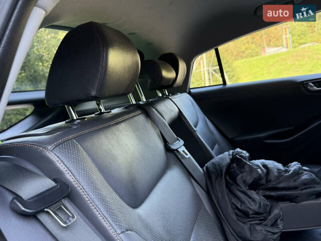 Білий Хендай Ioniq, об'ємом двигуна 0 л та пробігом 77 тис. км за 12799 $, фото 73 на Automoto.ua