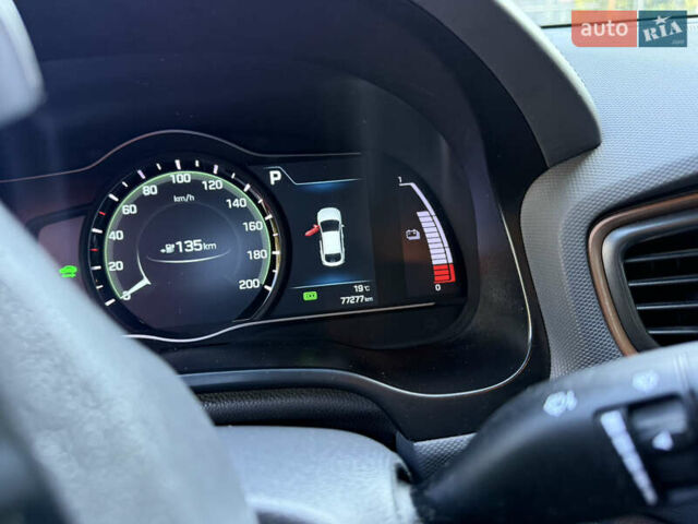 Білий Хендай Ioniq, об'ємом двигуна 0 л та пробігом 77 тис. км за 12799 $, фото 49 на Automoto.ua