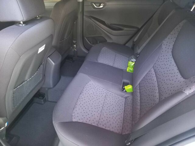 Білий Хендай Ioniq, об'ємом двигуна 0 л та пробігом 6 тис. км за 13500 $, фото 20 на Automoto.ua